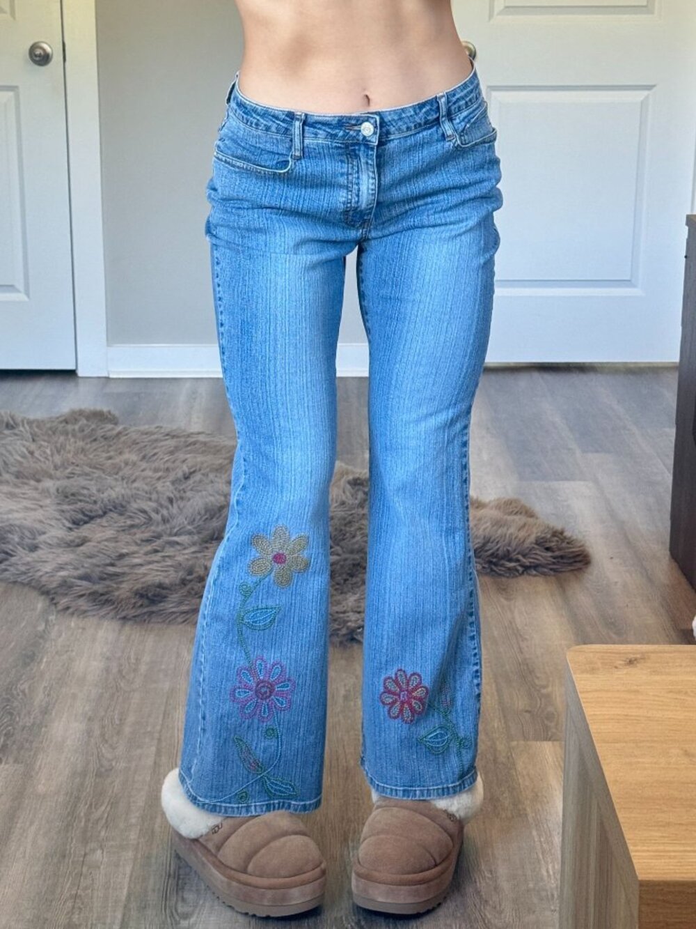 Vintage Y2K NoBo Mid Rise Flare Jeans Embroidered Flowers Coquette 2000s Stretch
